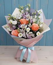 Букет цветов из:  Лизиантусы, Розы, Альстромерии и Гипсофила в Лунино