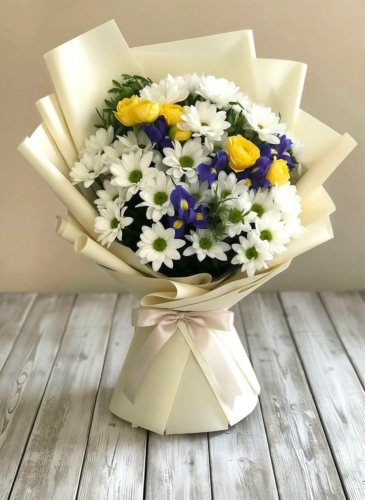 Букет цветов из: Ирисы, Хризантемы и Розы в Лунино